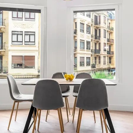 Apartmán Moderno, Reformado Y Ac Para 6 En Zurriola Beach San Sebastián